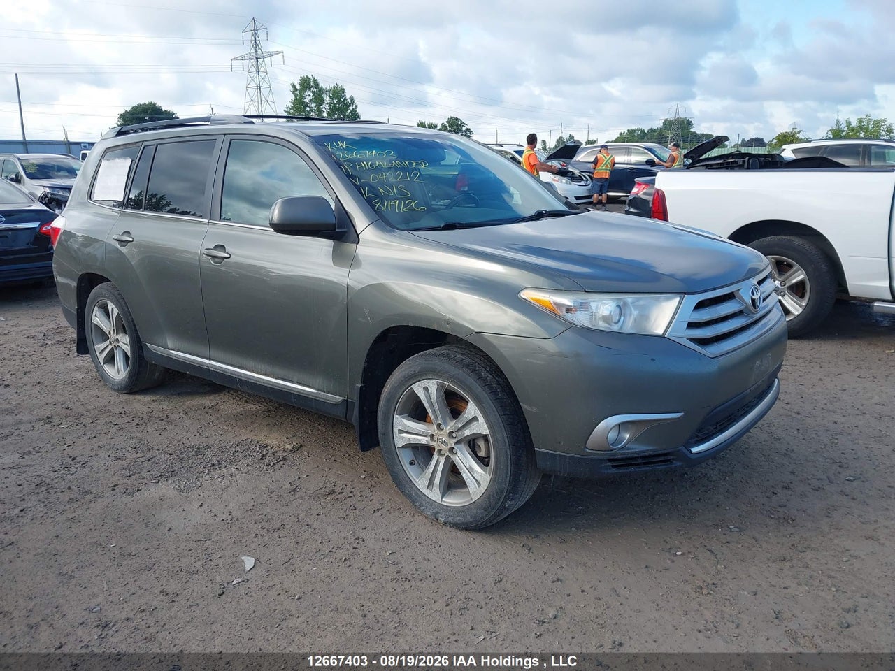 2011 TOYOTA HIGHLANDER