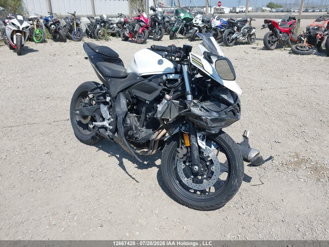 2017 YAMAHA YZFR3 A