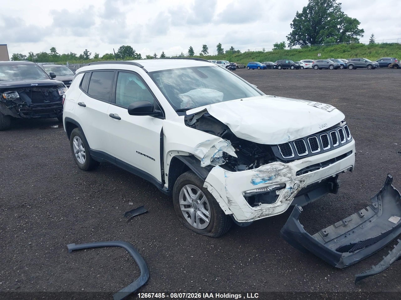 3C4NJDAB3JT111897 · 2018 JEEP COMPASS
