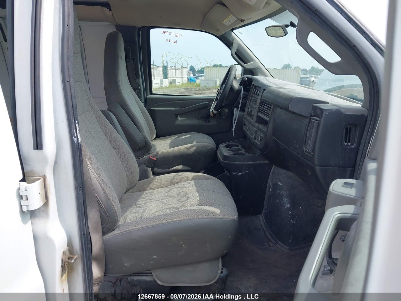 1GCWGAFF1H1153953 · 2017 CHEVROLET EXPRESS G2500 · 5/24