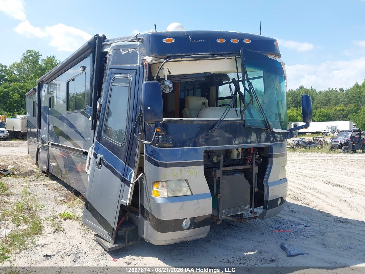 2004 FREIGHTLINER CHASSIS X LINE MOTOR HOME