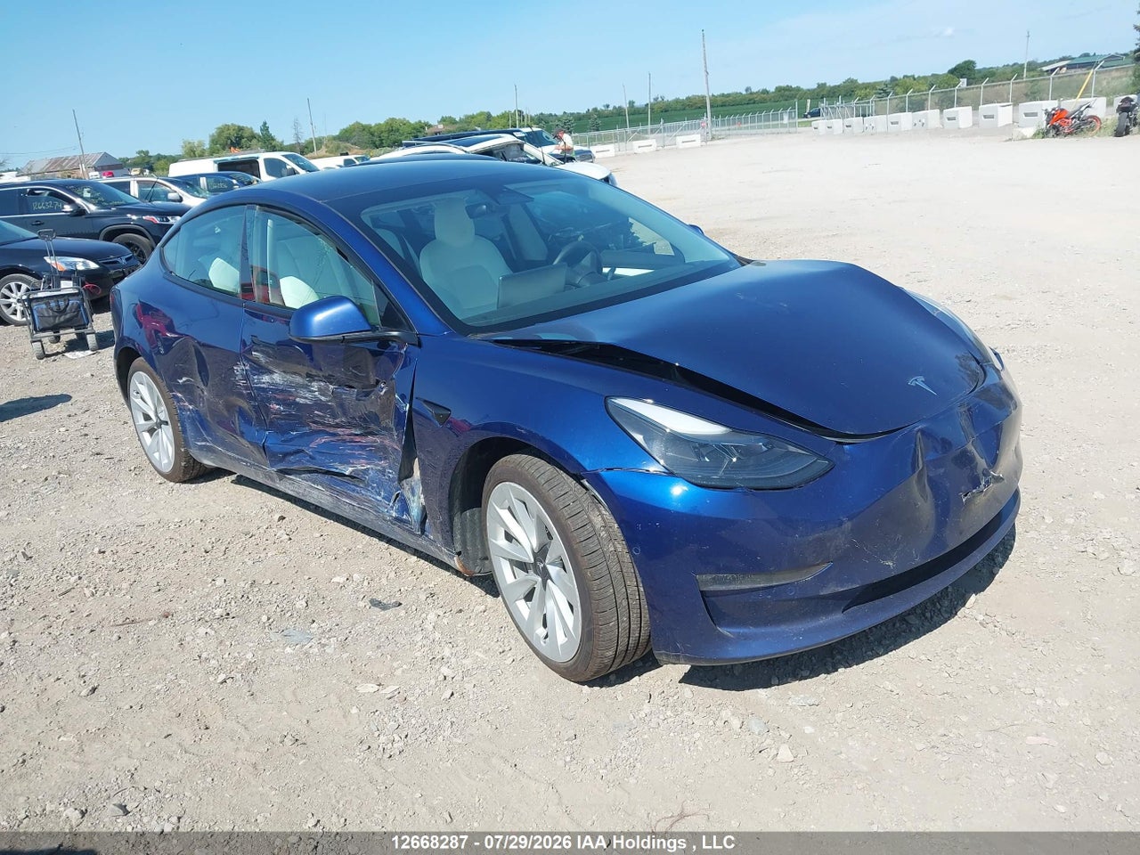 5YJ3E1EB3NF238660 · 2022 TESLA MODEL 3 LONG RANGE