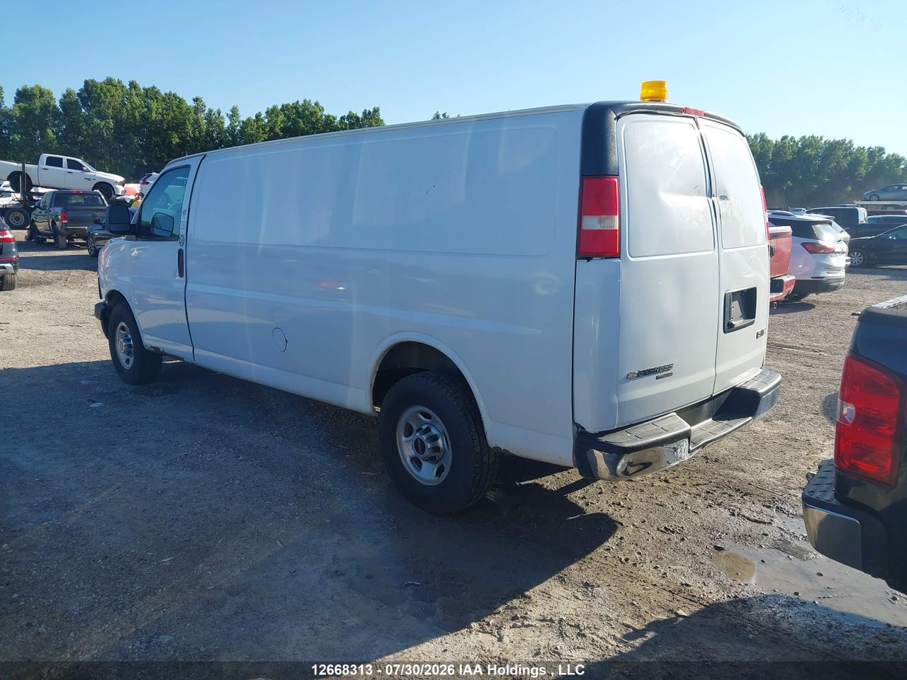 1GTW7GCF2F1199537 · 2015 GMC SAVANA G2500 · 3/18