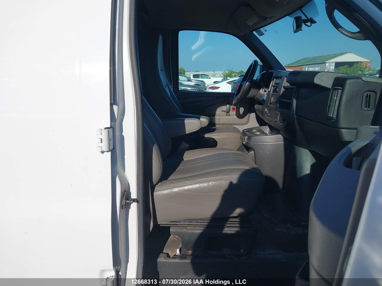1GTW7GCF2F1199537 · 2015 GMC SAVANA G2500 · 5/18
