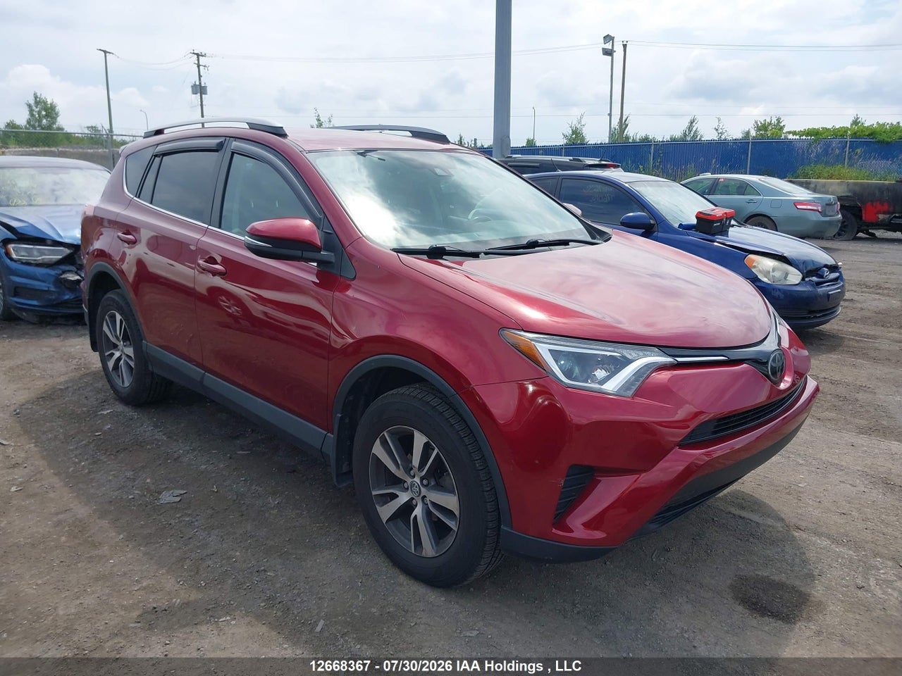 2T3BFREV5JW818322 · 2018 TOYOTA RAV4 LE
