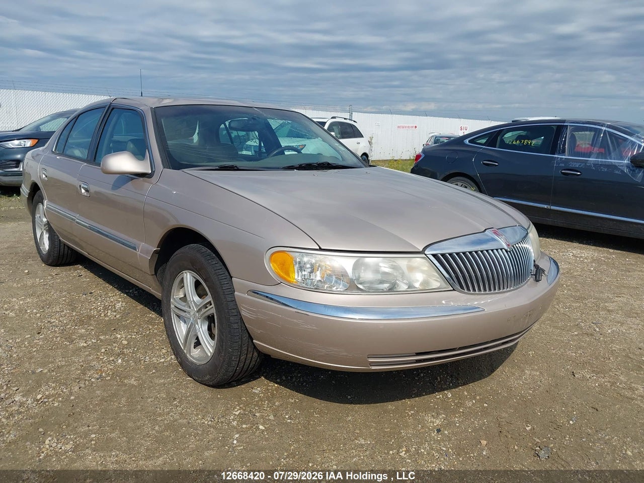 1LNFM97VXWY616010 · 1998 LINCOLN CONTINENTAL