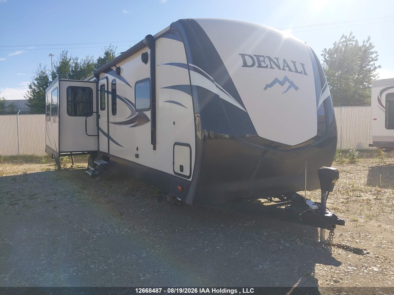 4YDT28724JP950008 · 2018 KEYSTONE DENALI TRAILER
