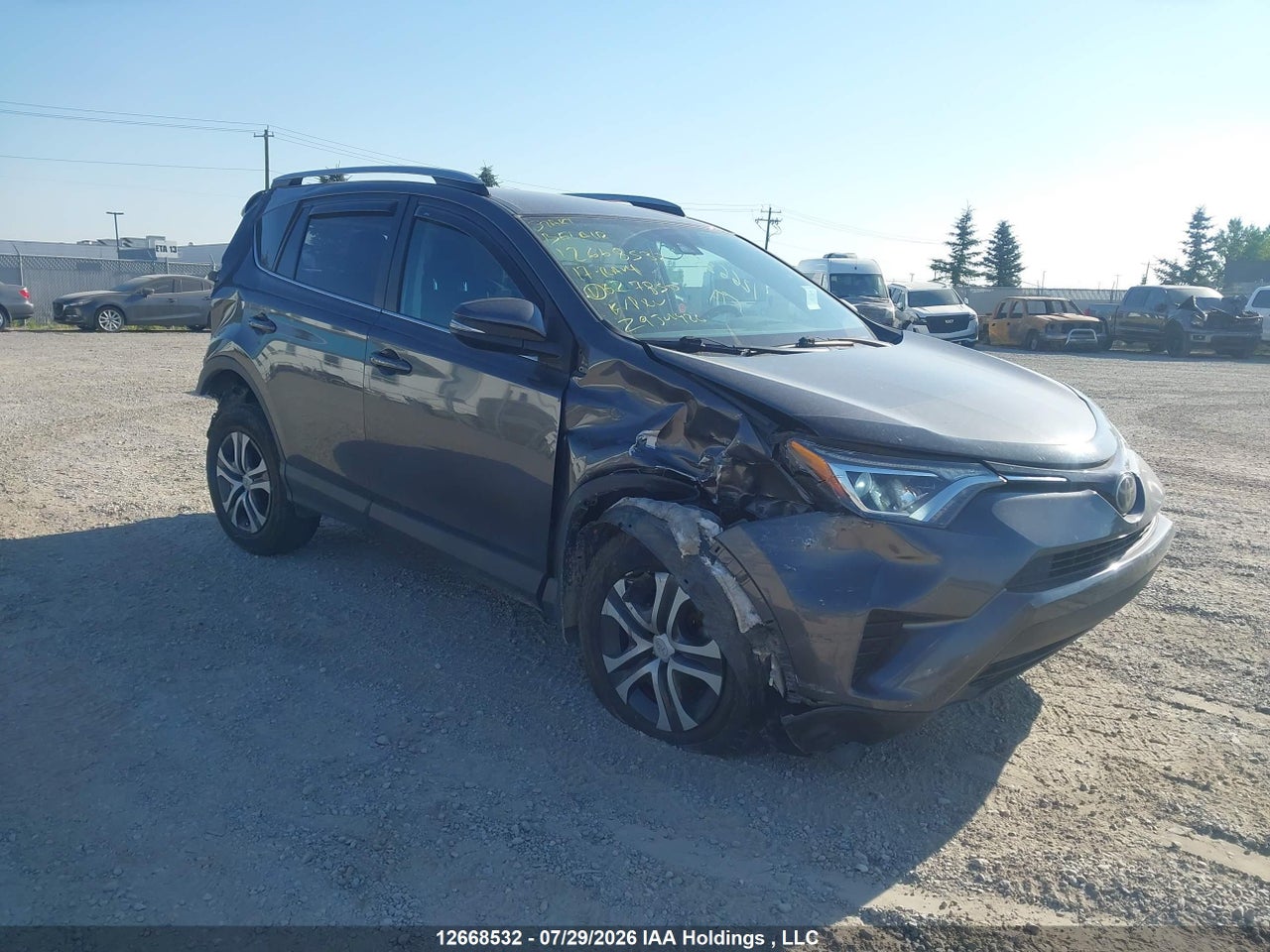 2T3BFREV3HW627850 · 2017 TOYOTA RAV4 LE