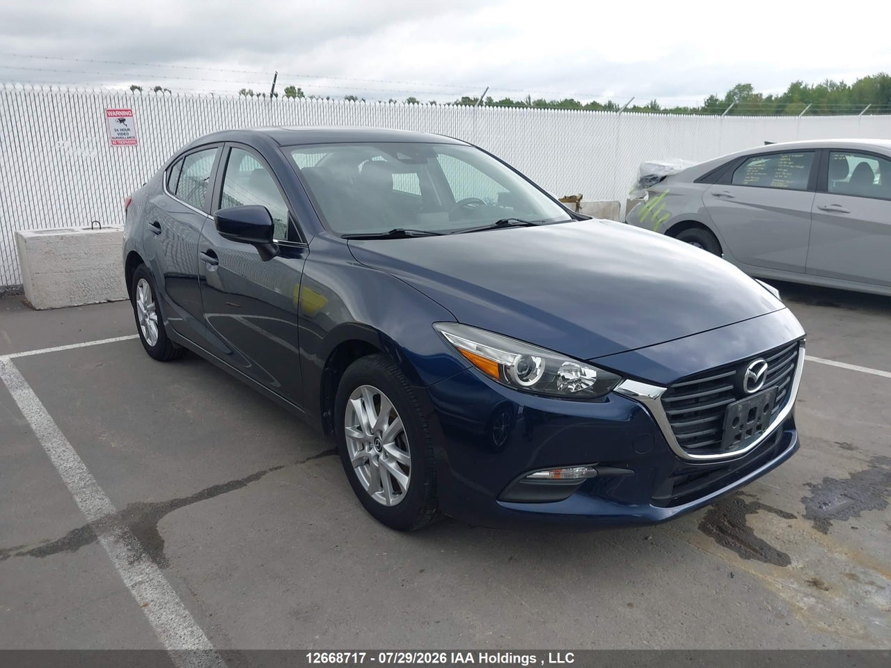 3MZBN1V7XJM239413 · 2018 MAZDA 3 GS
