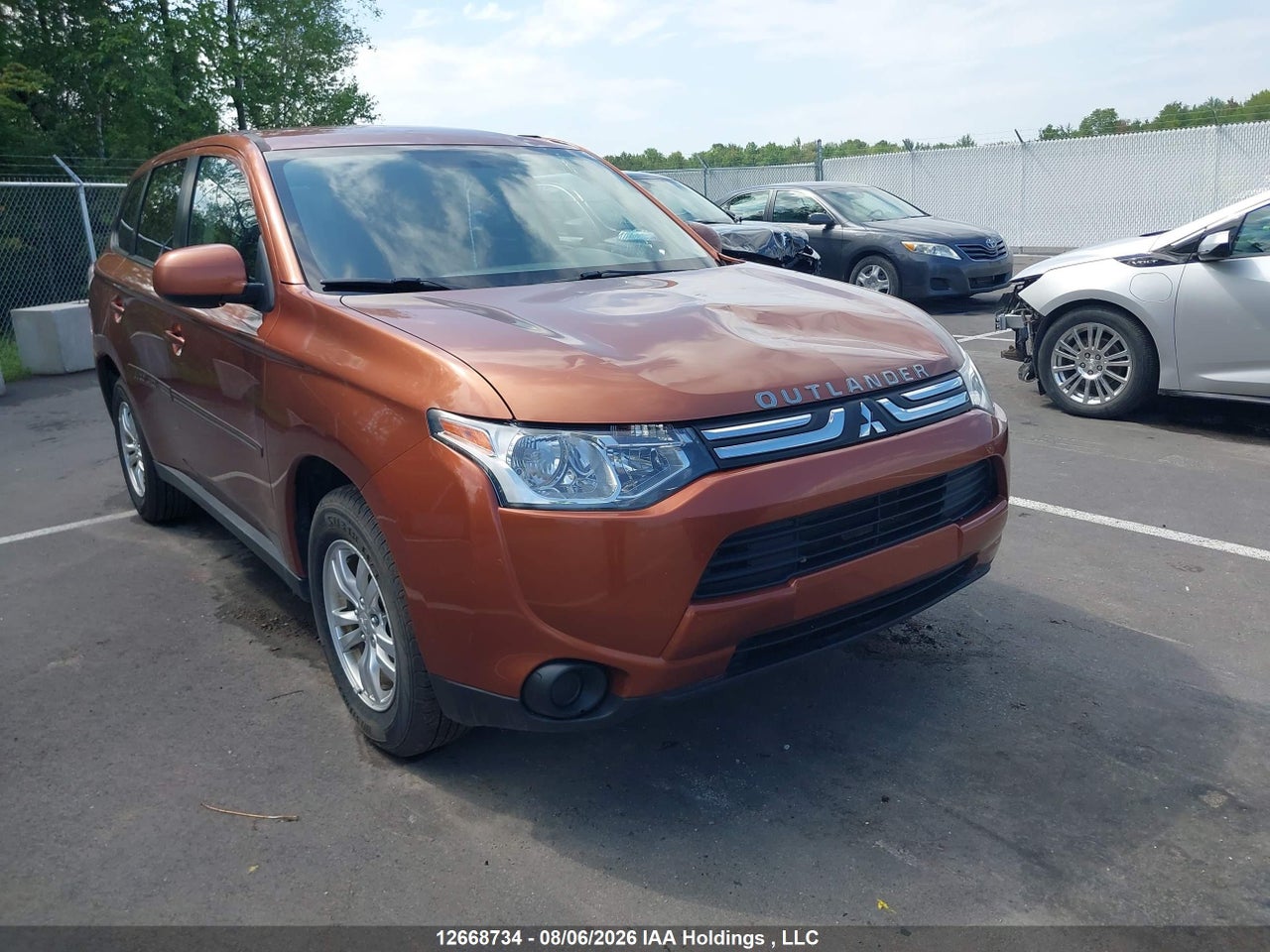 JA4AD2A37EZ601206 · 2014 MITSUBISHI OUTLANDER ES