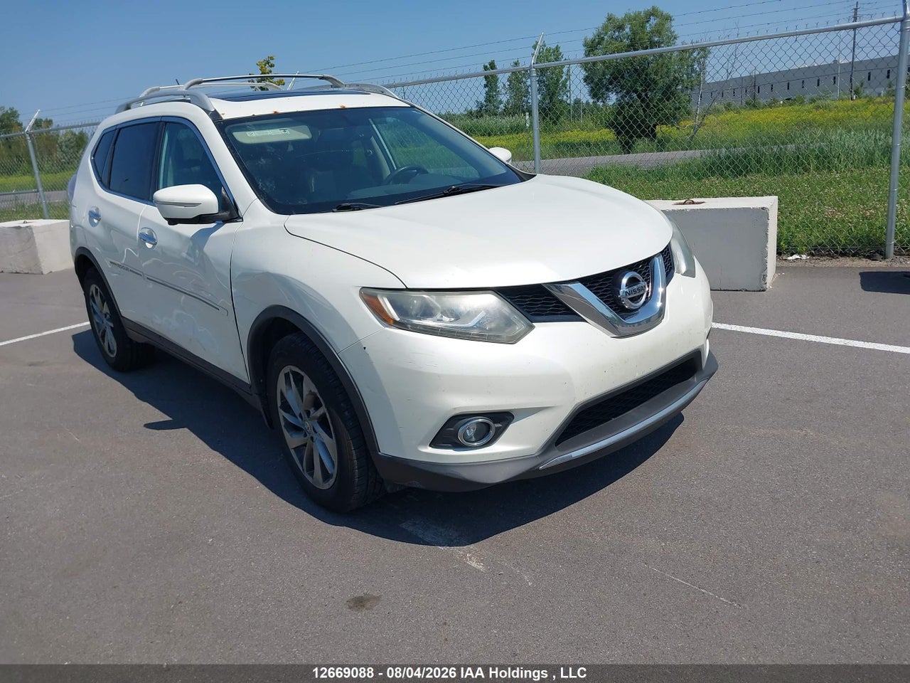 5N1AT2MV1FC815226 · 2015 NISSAN ROGUE S/SL/SV