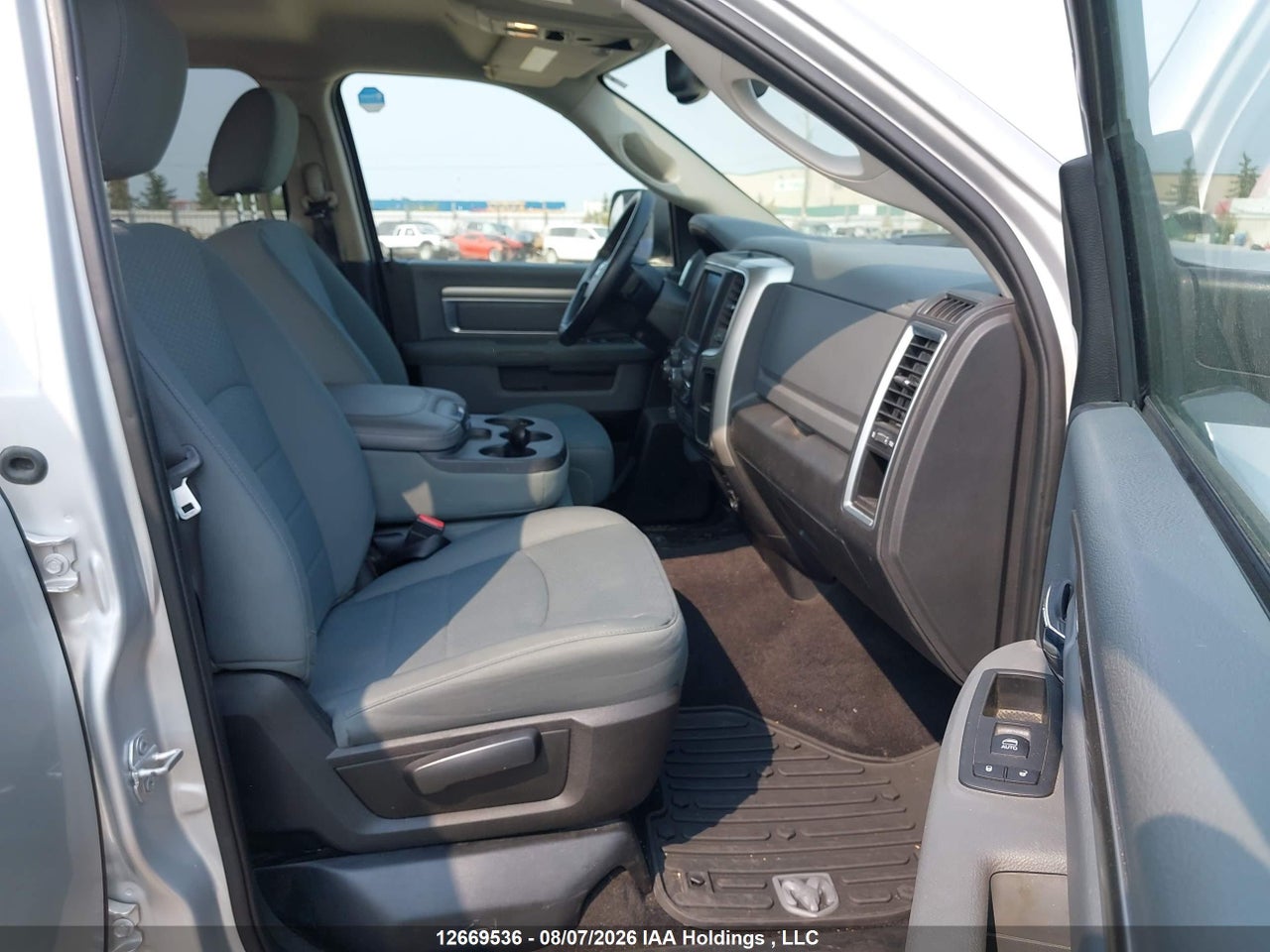 1C6RR7LT2HS815108 · 2017 RAM 1500 SLT · 5/20