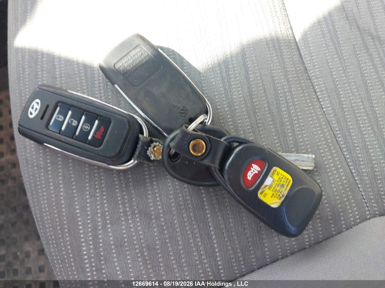 KMHCT4AE3GU984524 · 2016 HYUNDAI ACCENT GL · 11/21