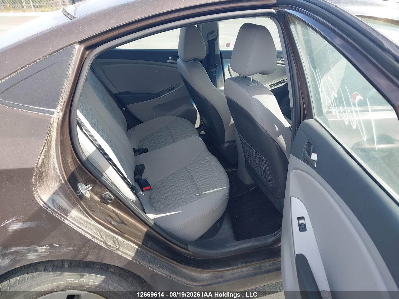 KMHCT4AE3GU984524 · 2016 HYUNDAI ACCENT GL · 8/21
