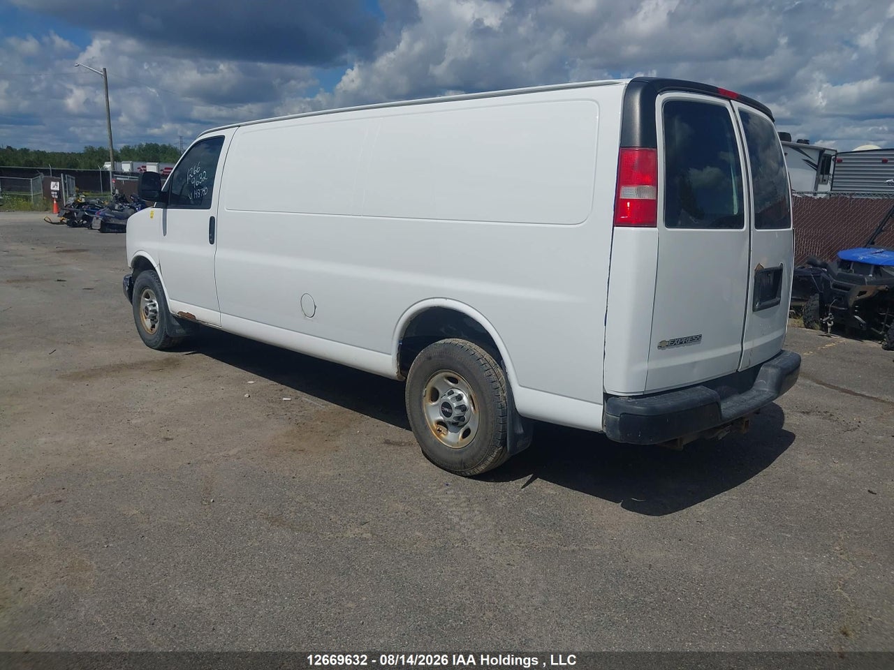 1GTW7BFF8G1148740 · 2016 GMC SAVANA G2500 · 3/24