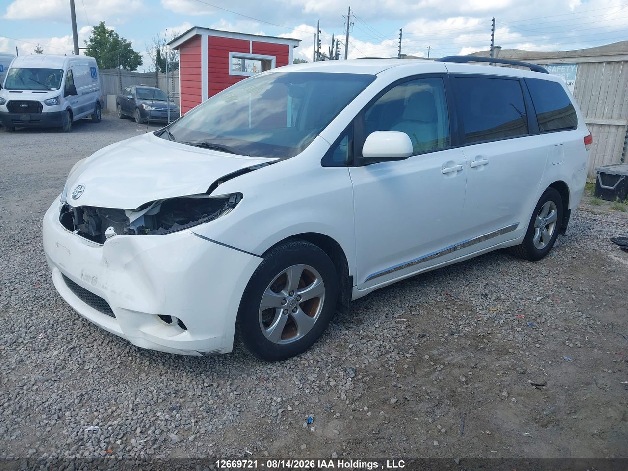 5TDKK3DC4DS281988 · 2013 TOYOTA SIENNA LE · 2/24