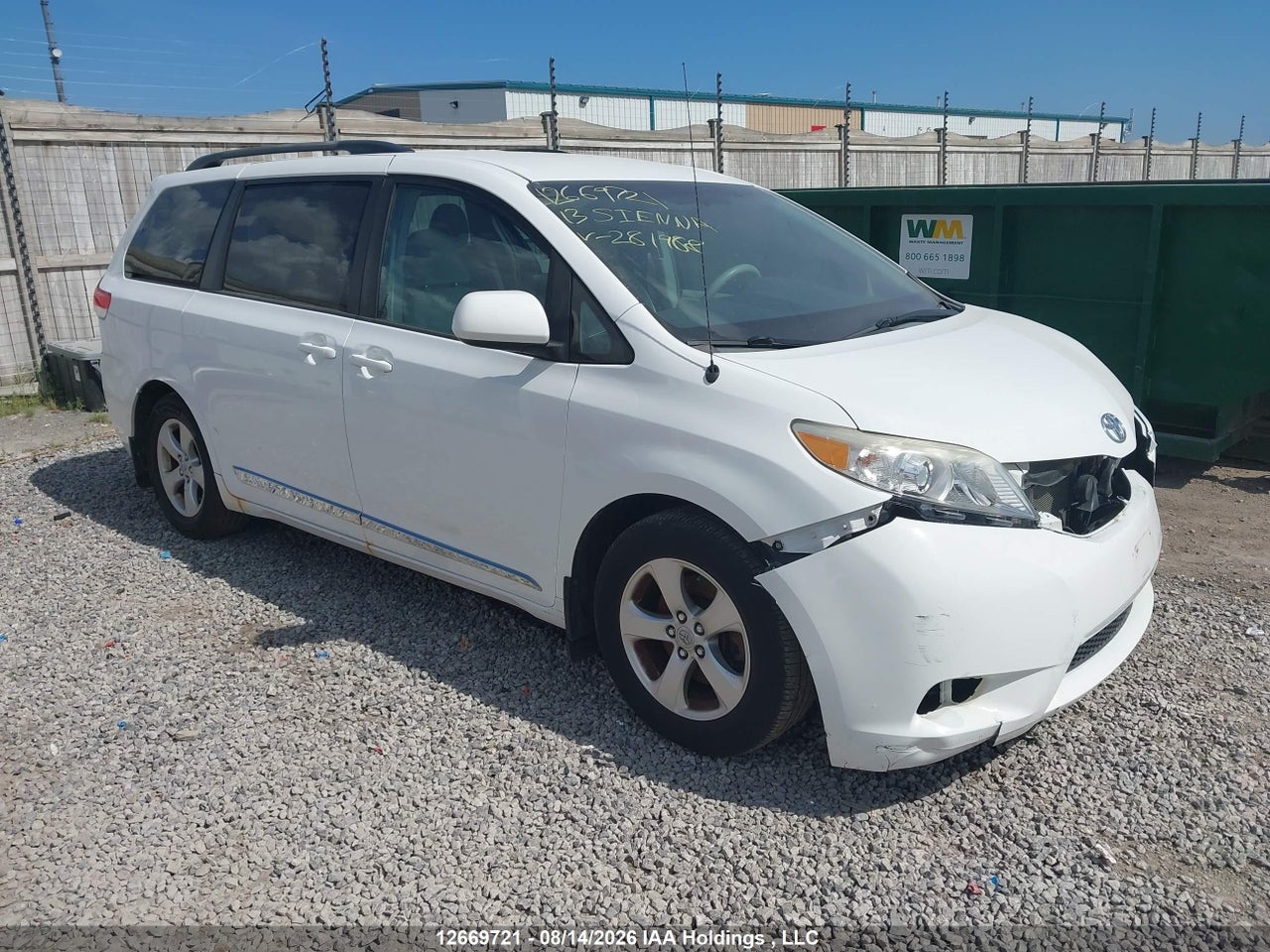 5TDKK3DC4DS281988 · 2013 TOYOTA SIENNA LE