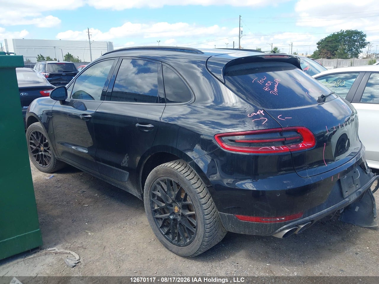 WP1AB2A53FLB43177 · 2015 PORSCHE MACAN · 3/16