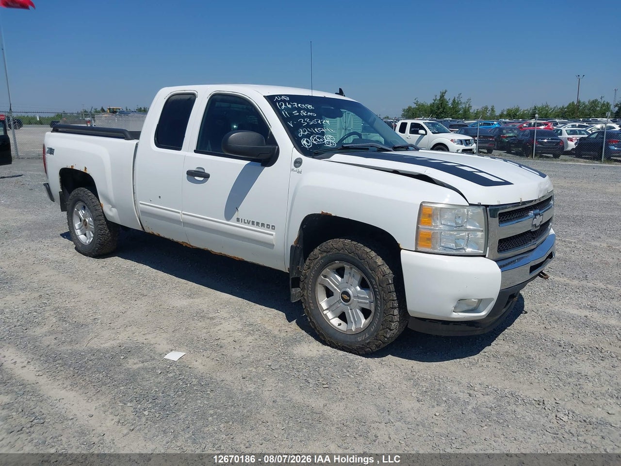 1GCRKSE34BZ330724 · 2011 CHEVROLET SILVERADO 1500 LT