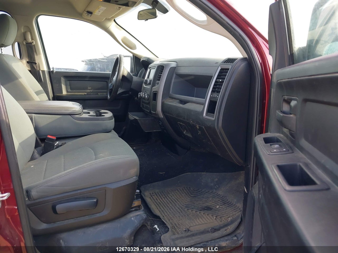 1C6RR7FT8HS864504 · 2017 RAM 1500 ST · 5/19