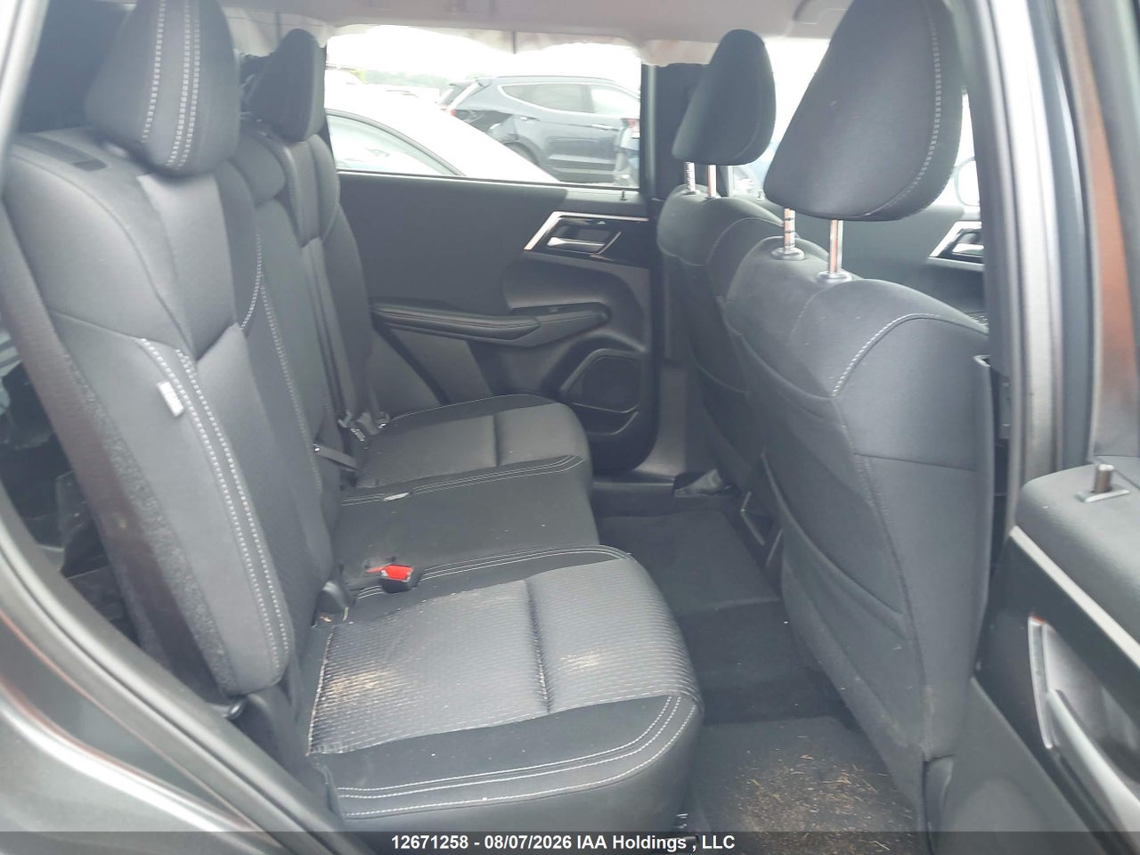 JA4J4UA84RZ635519 · 2024 MITSUBISHI OUTLANDER ES · 8/17