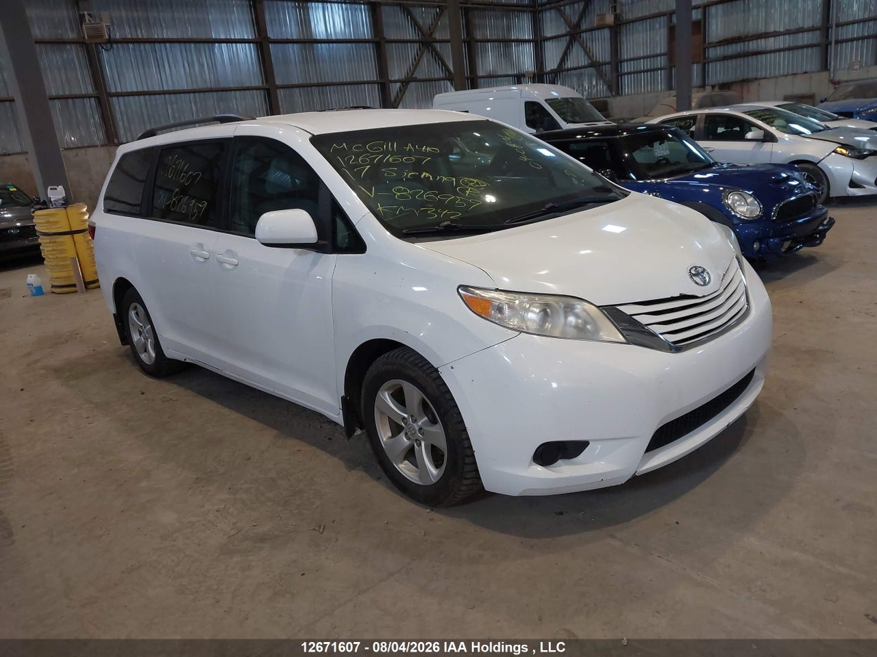 5TDKZ3DC4HS826959 · 2017 TOYOTA SIENNA LE