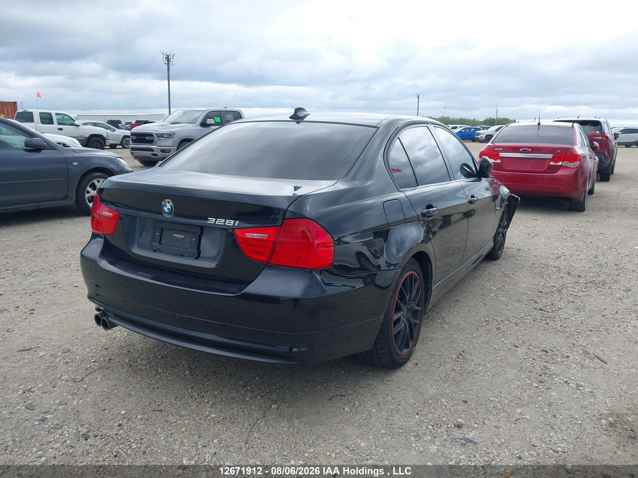 WBAPK7C56BF083438 · 2011 BMW 328 XI · 4/19