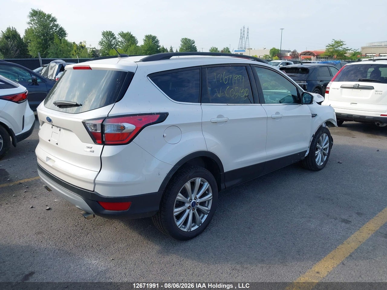 1FMCU9GD4HUC05108 · 2017 FORD ESCAPE SE · 4/19