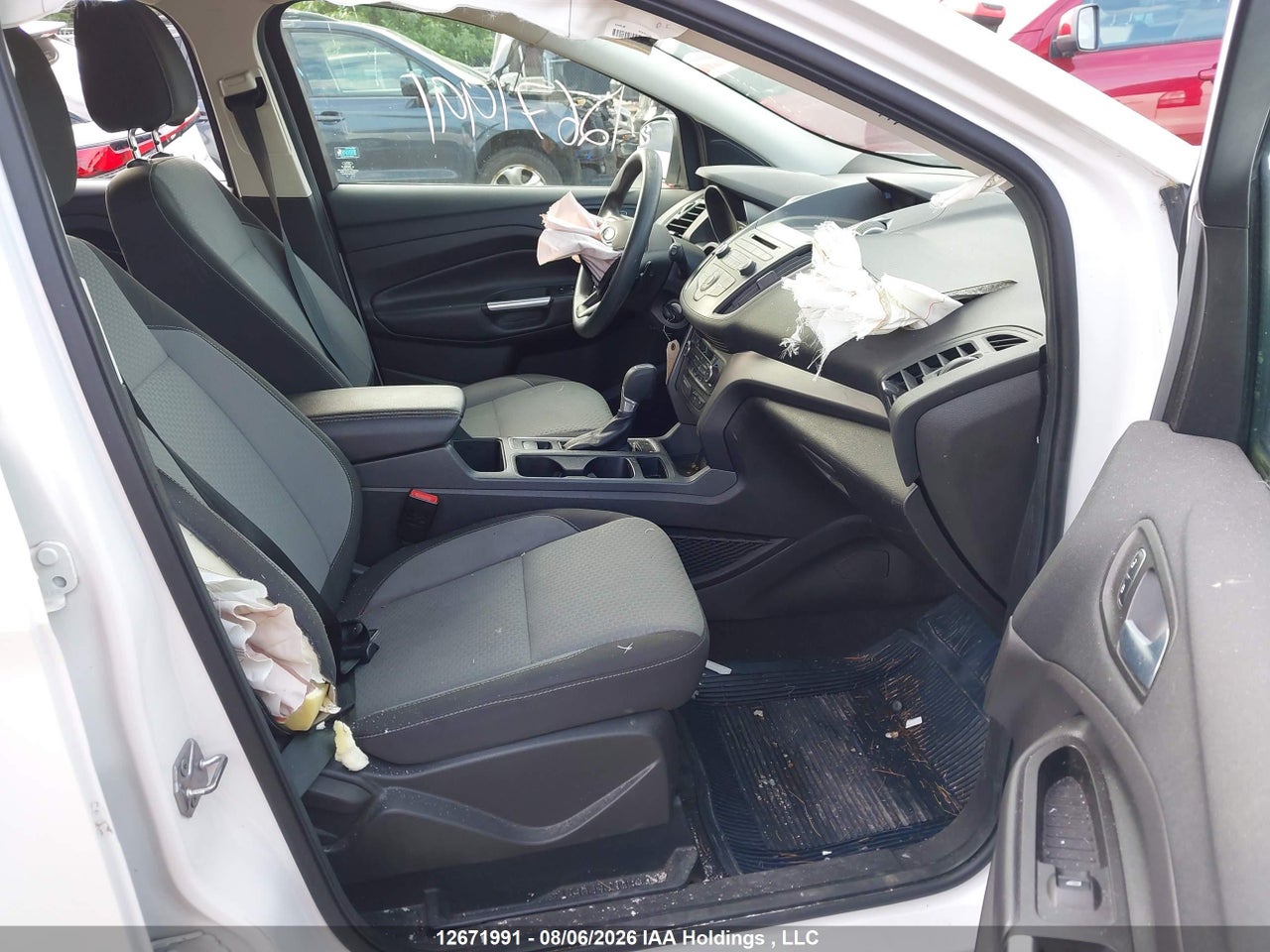 1FMCU9GD4HUC05108 · 2017 FORD ESCAPE SE · 5/19