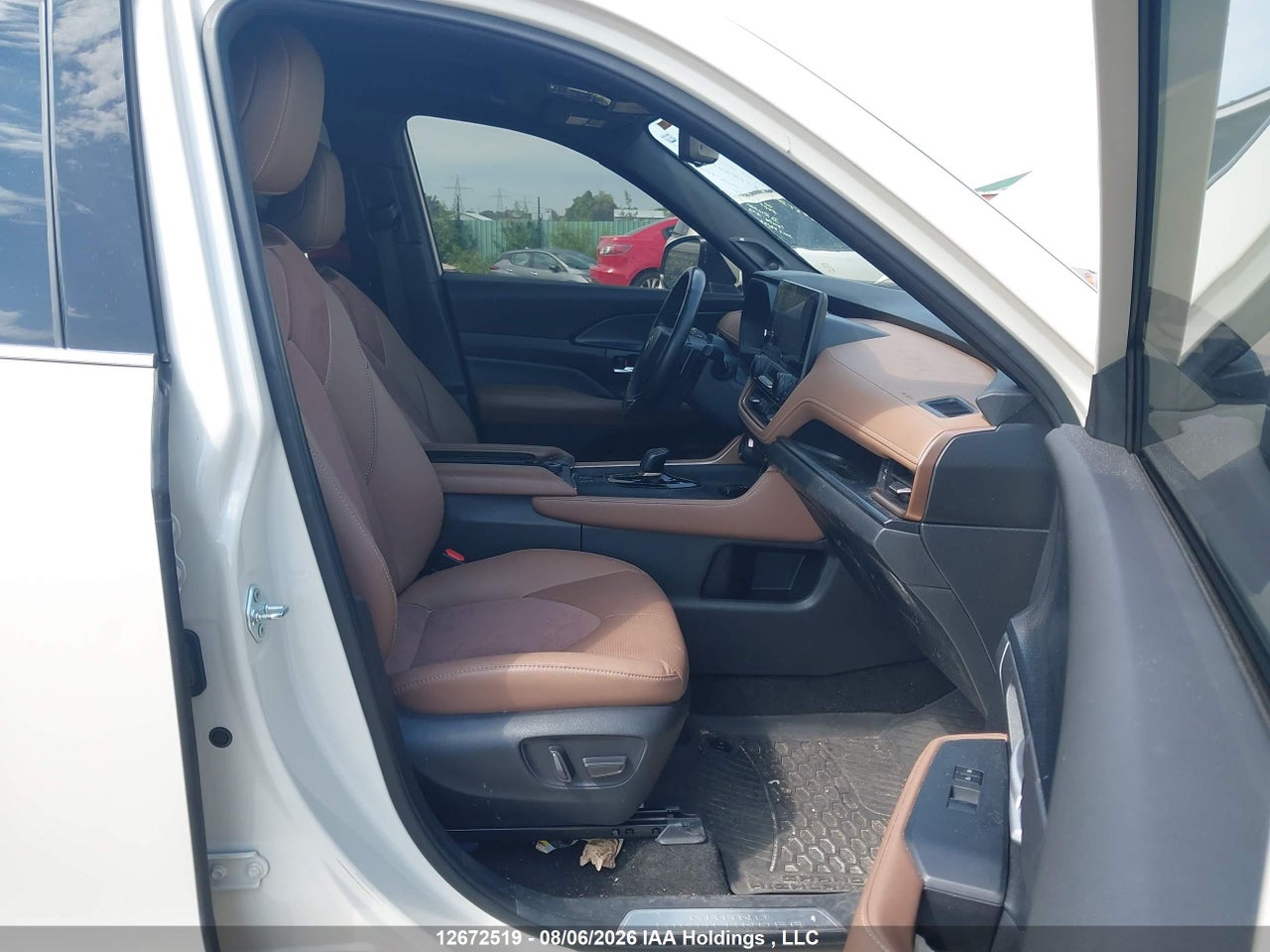 5TDADAB57RS008243 · 2024 TOYOTA GRAND HIGHLANDER · 5/18