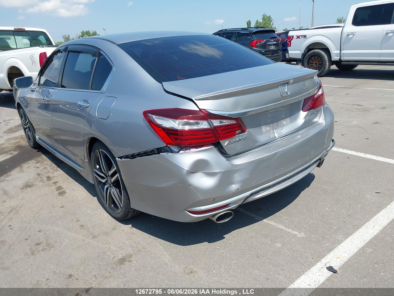 1HGCR2F51GA801690 · 2016 HONDA ACCORD · 3/18