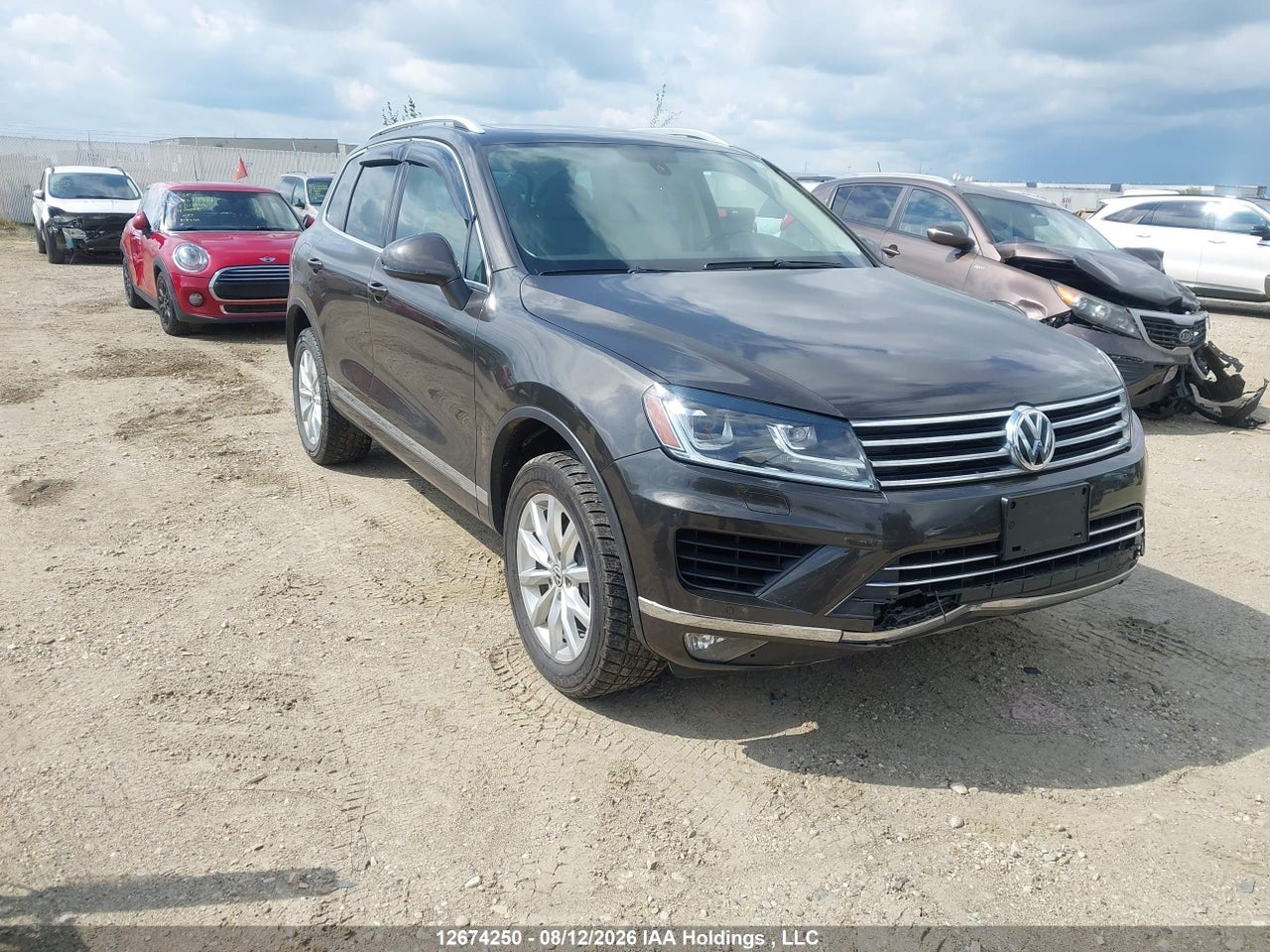 WVGEF9BP2FD004809 · 2015 VOLKSWAGEN TOUAREG V6