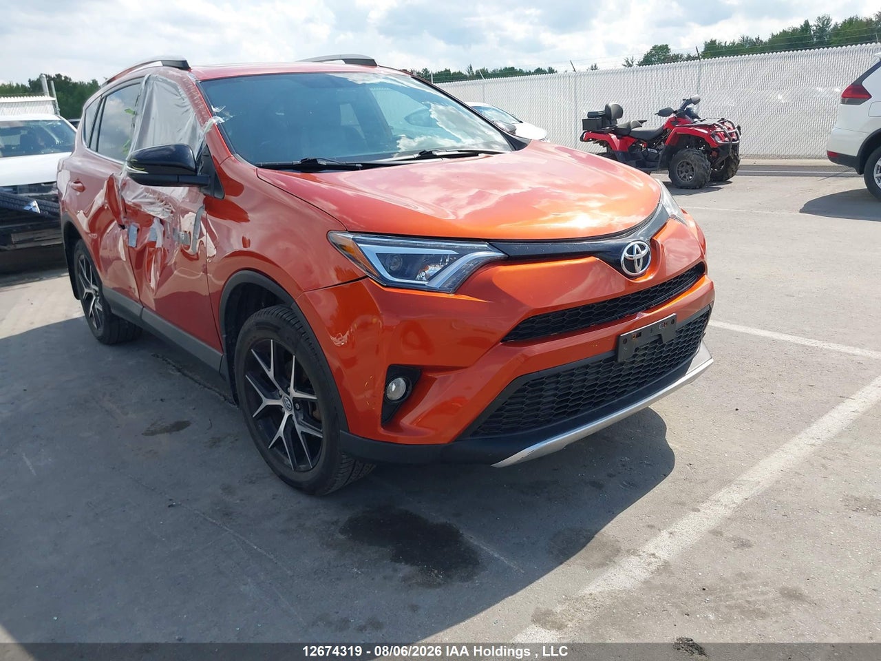 2T3JFREV5GW458490 · 2016 TOYOTA RAV4 SE