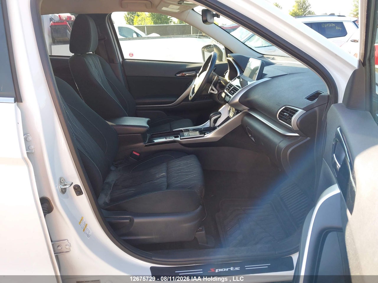 JA4AT4AA3JZ615241 · 2018 MITSUBISHI ECLIPSE CROSS LE · 5/19