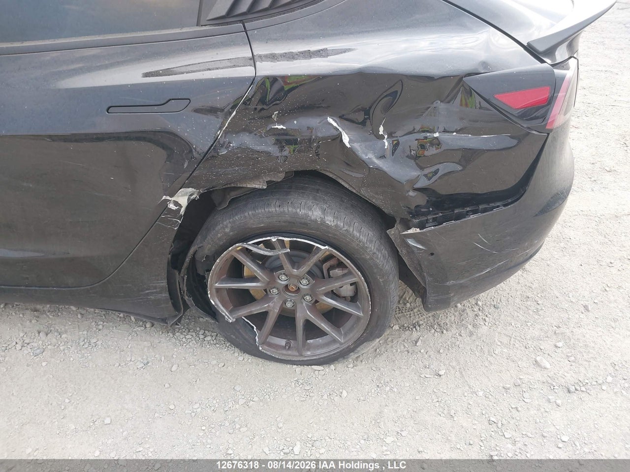 5YJ3E1EBXNF244892 · 2022 TESLA MODEL 3 LONG RANGE · 6/18