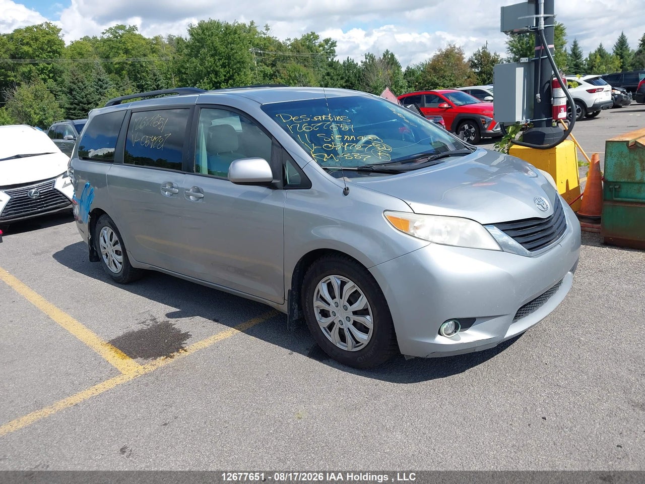 5TDKK3DC7BS054727 · 2011 TOYOTA SIENNA LE