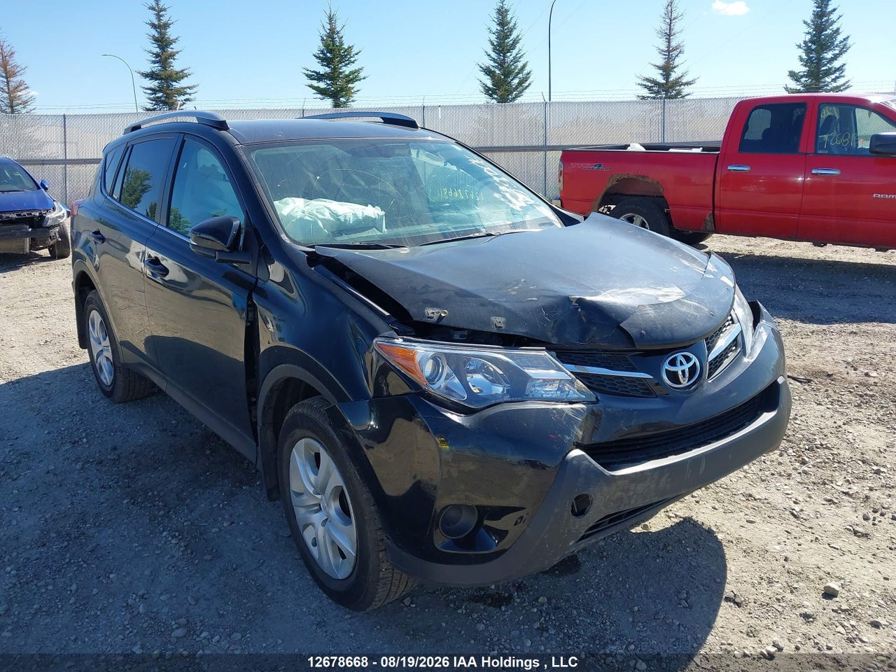 2T3BFREV3FW263197 · 2015 TOYOTA RAV4 LE