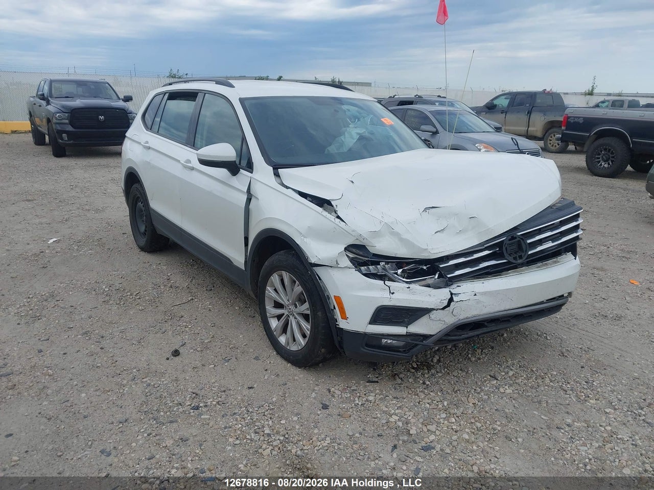 3VV1B7AX1JM214806 · 2018 VOLKSWAGEN TIGUAN S