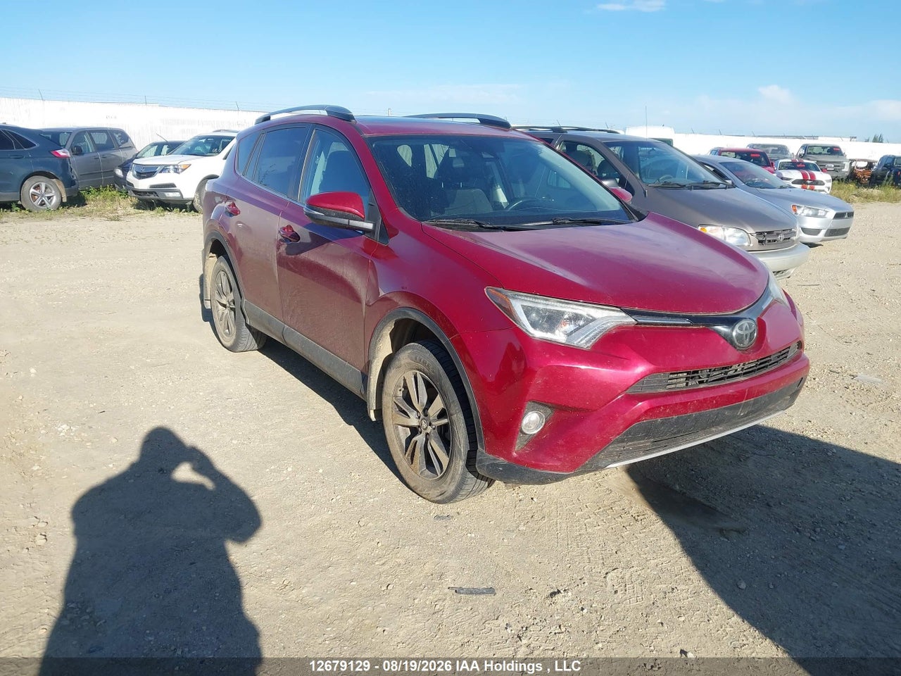 2T3RFREV9JW835381 · 2018 TOYOTA RAV4 XLE