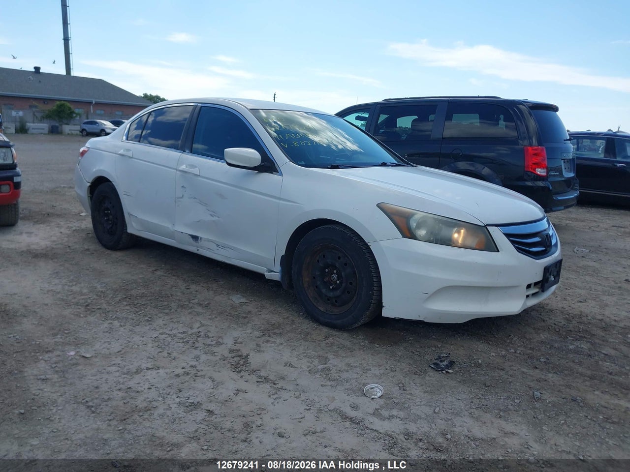 1HGCP2F68BA802715 · 2011 HONDA ACCORD SE