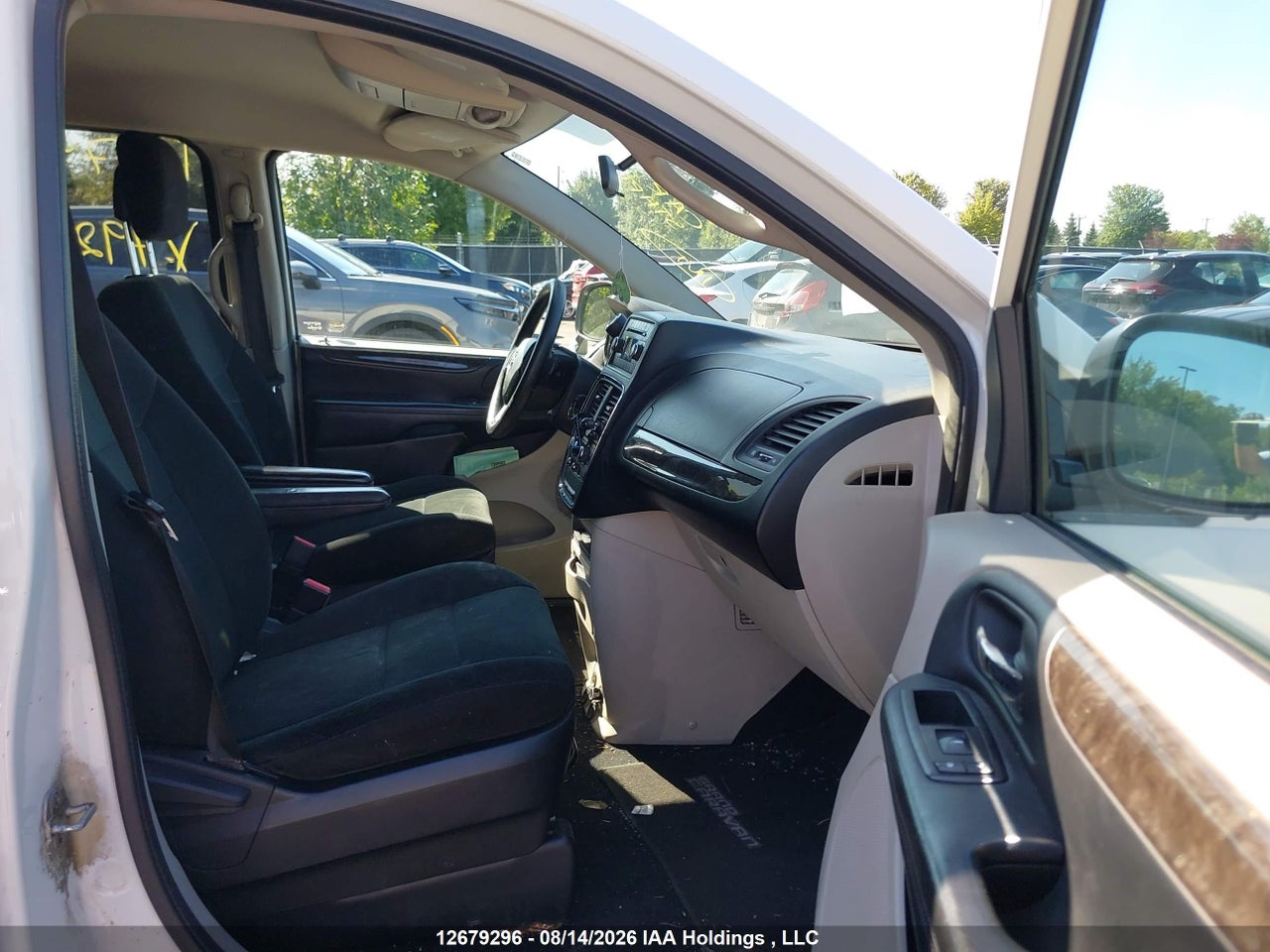 2D4RN4DG9BR792605 · 2011 DODGE GRAND CARAVAN EXPRESS · 5/22