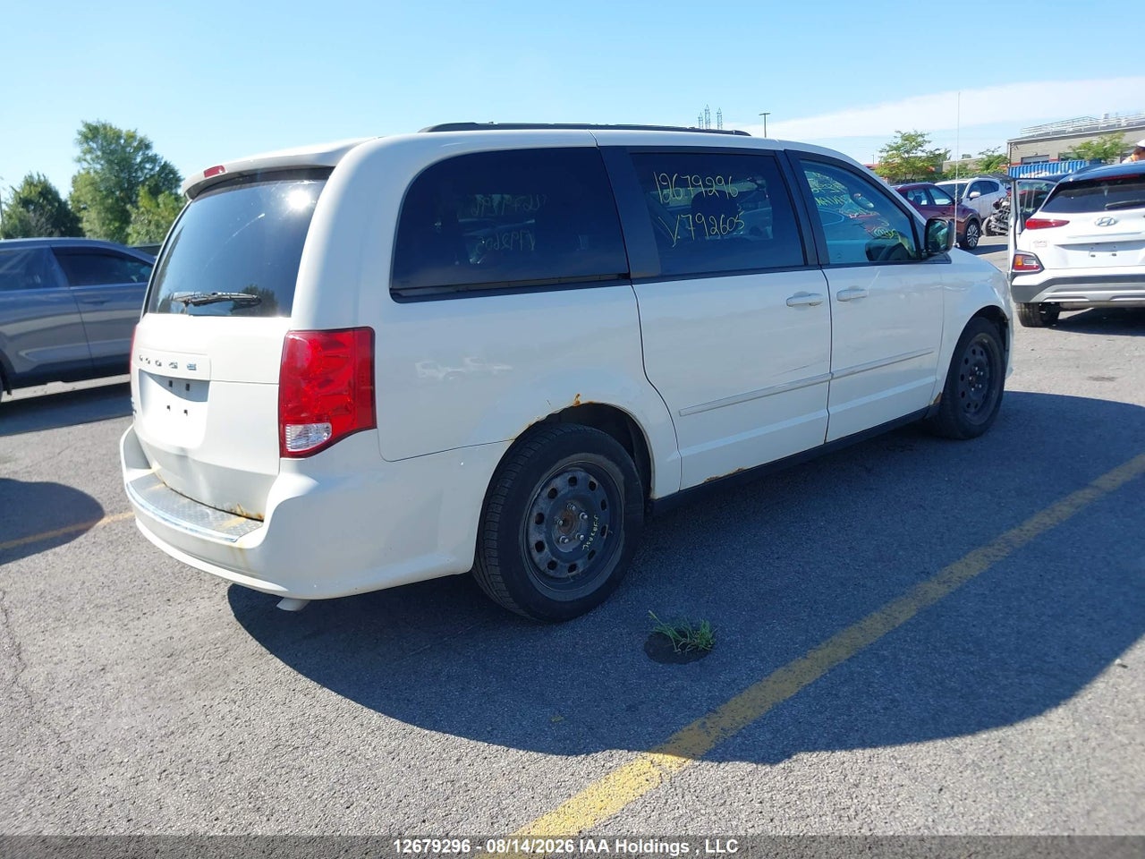 2D4RN4DG9BR792605 · 2011 DODGE GRAND CARAVAN EXPRESS · 4/22