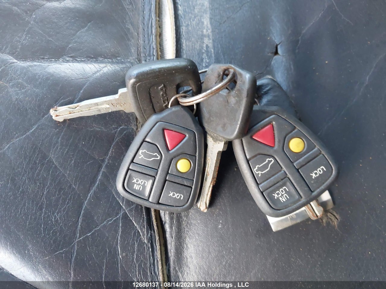 YV1SW61T332295326 · 2003 VOLVO V70 · 11/20