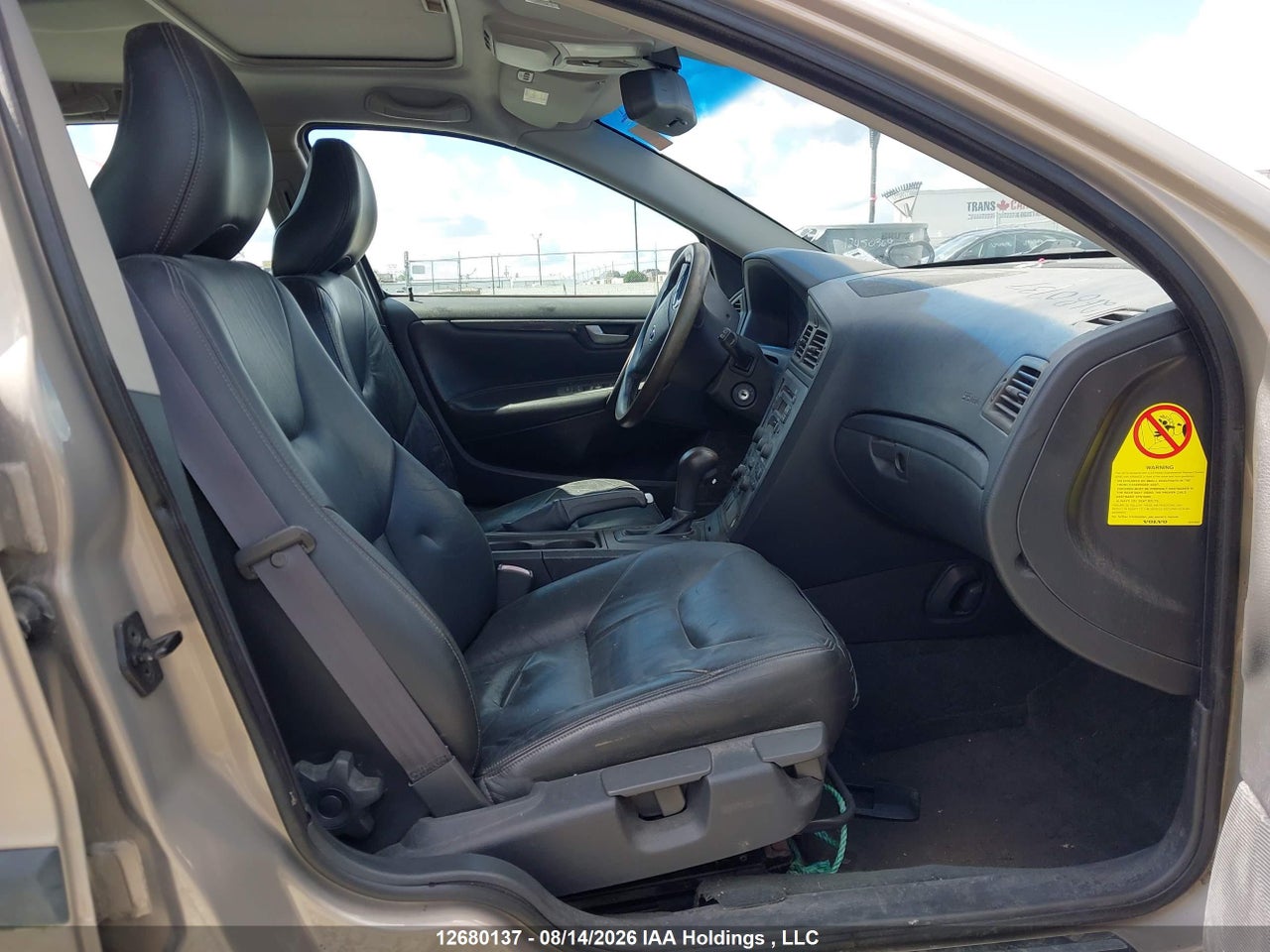 YV1SW61T332295326 · 2003 VOLVO V70 · 5/20