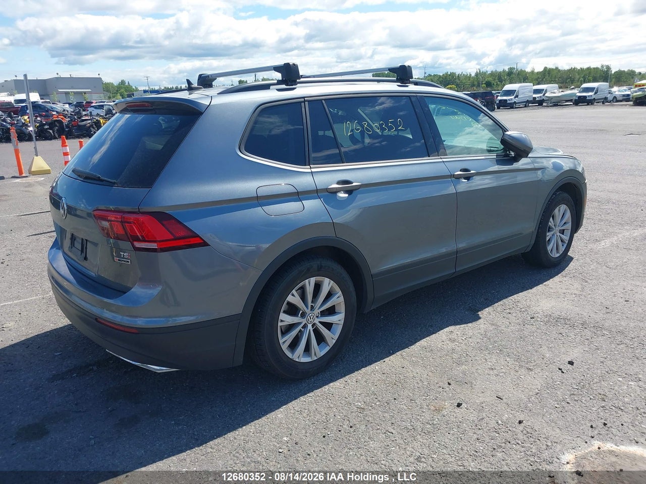 3VV0B7AX8JM143292 · 2018 VOLKSWAGEN TIGUAN S · 4/19