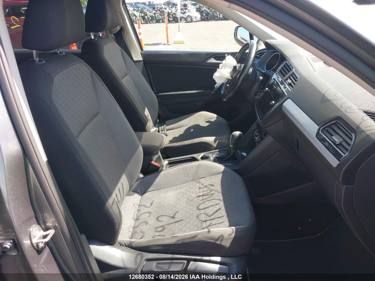 3VV0B7AX8JM143292 · 2018 VOLKSWAGEN TIGUAN S · 5/19