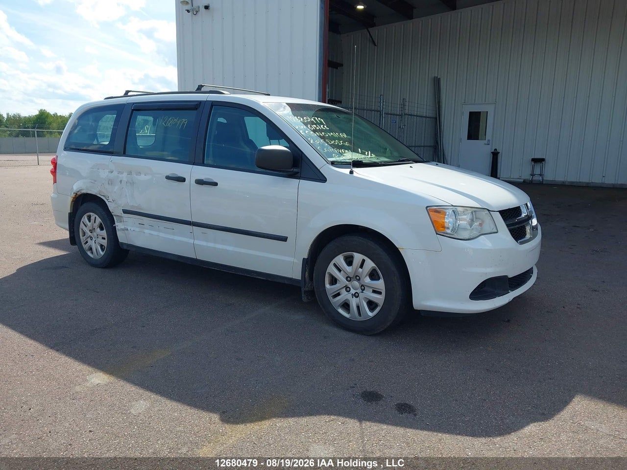 2C4RDGBG0FR613166 · 2015 DODGE GRAND CARAVAN SE