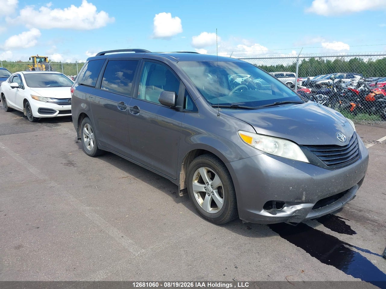 2011 TOYOTA SIENNA