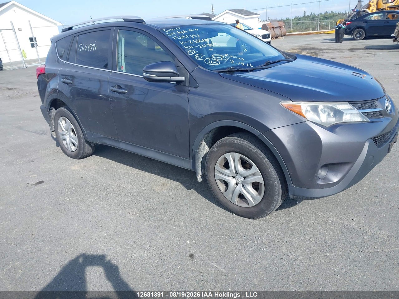 2T3BFREV1FW233664 · 2015 TOYOTA RAV4 LE