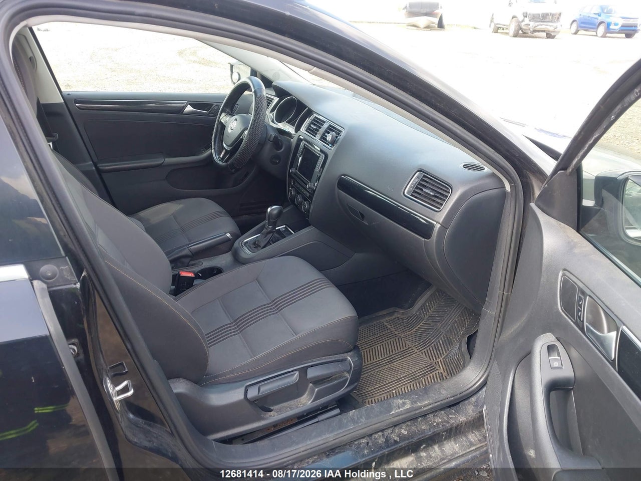 3VWDB7AJ2HM381576 · 2017 VOLKSWAGEN JETTA SE · 5/18
